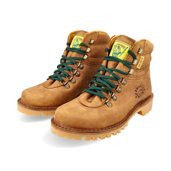 The Best Work Boots for Carpenters Tradify™